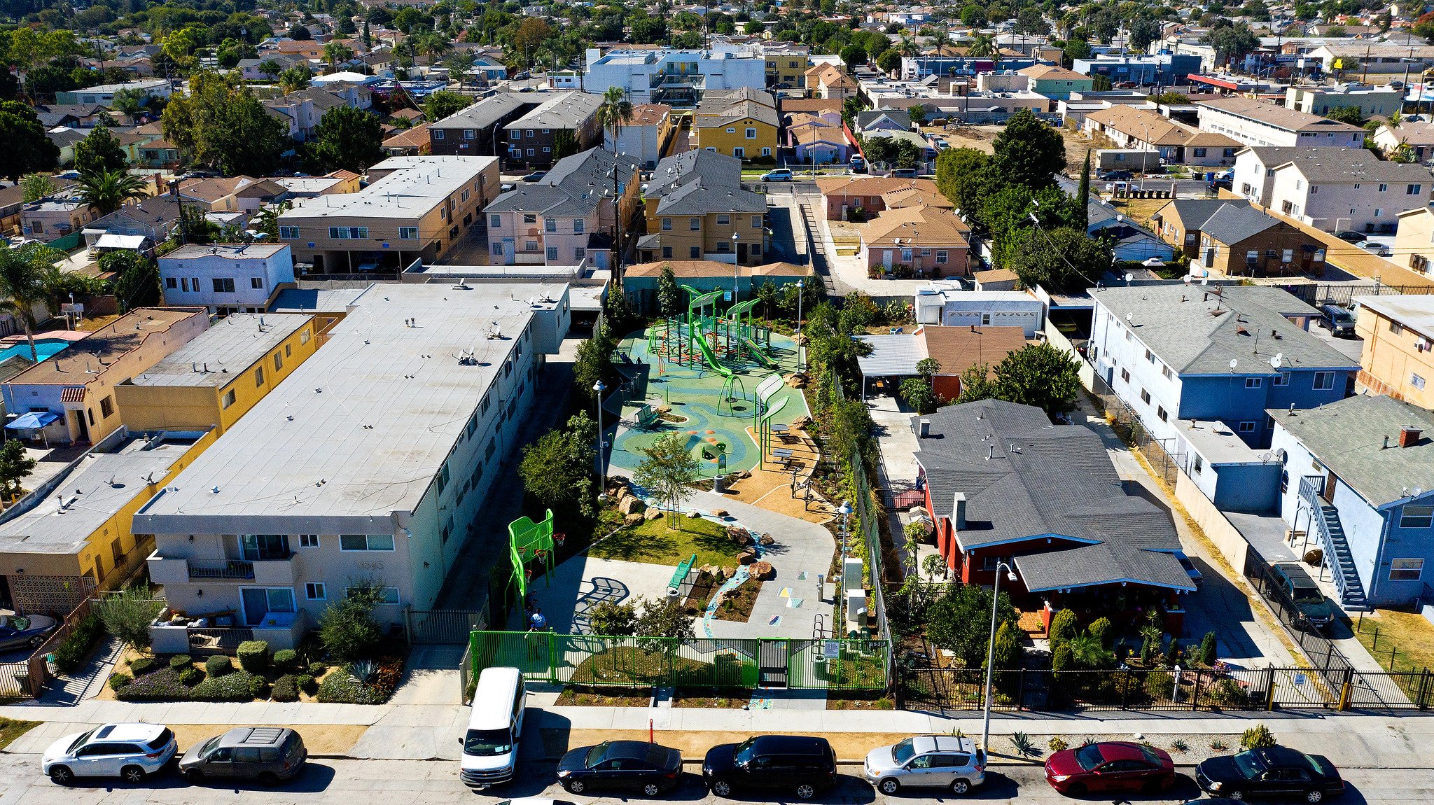 Park built between buildings in empty lot